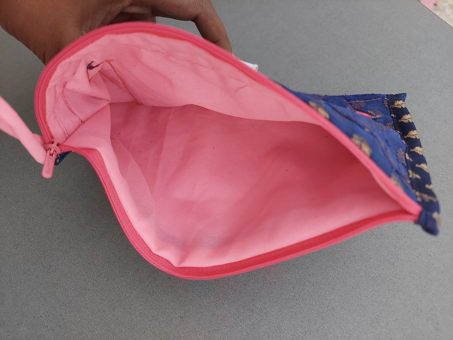 Envelope pouch
