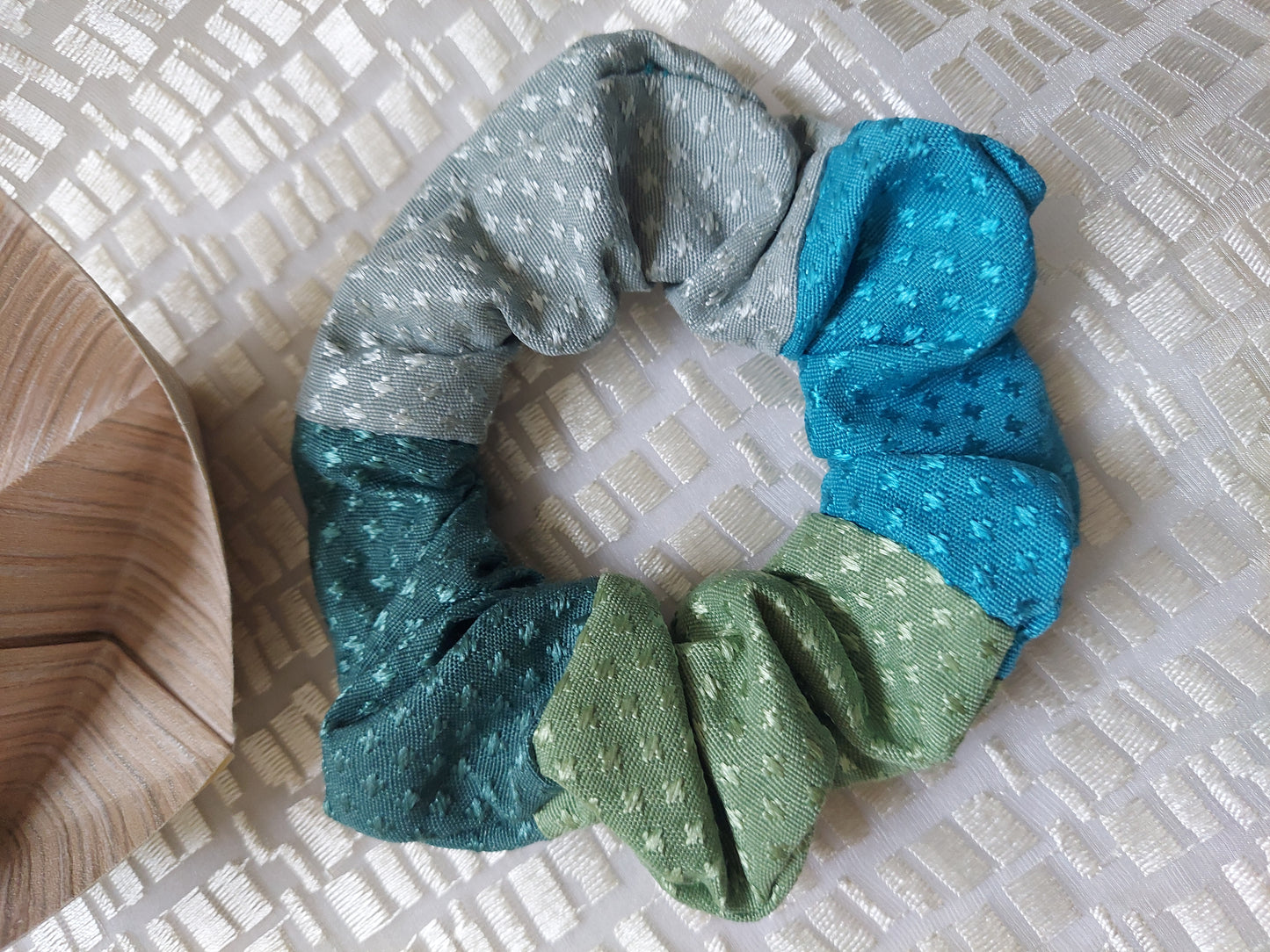 Few colors and few textures - 2 scrunchies