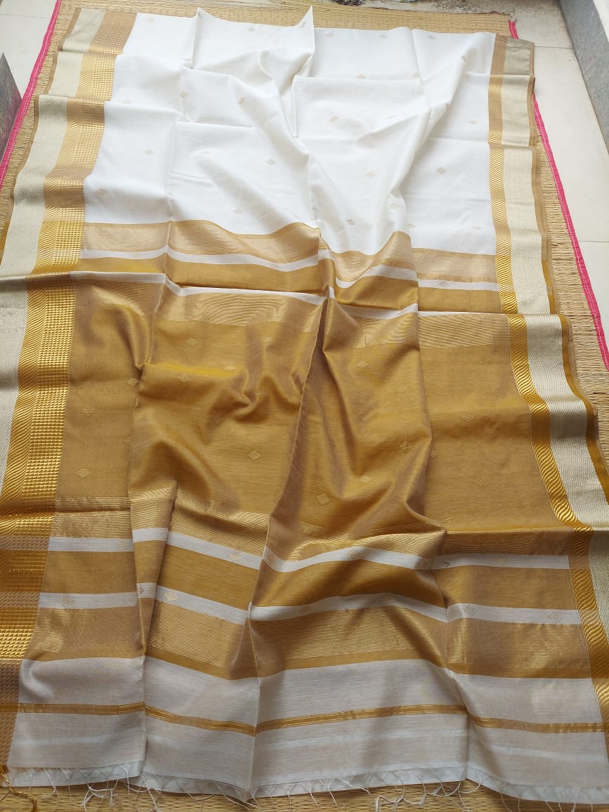 Gold and white maheswari sari