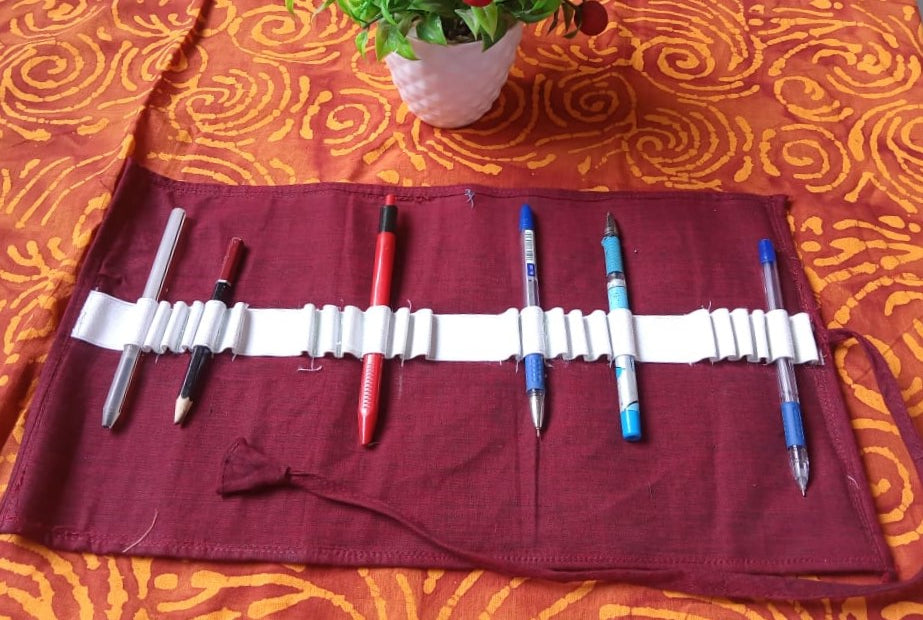 Fabric pencil or pen organizer